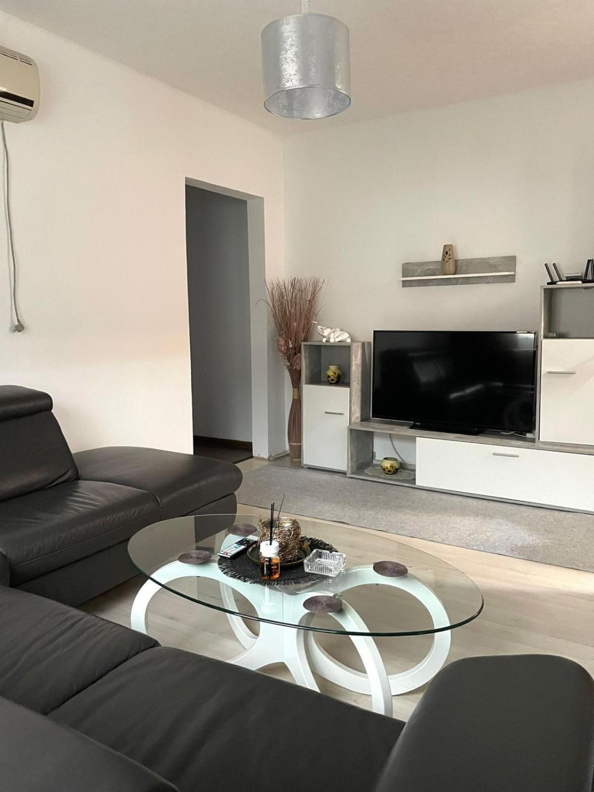 Apartament Inu Orşova エクステリア 写真